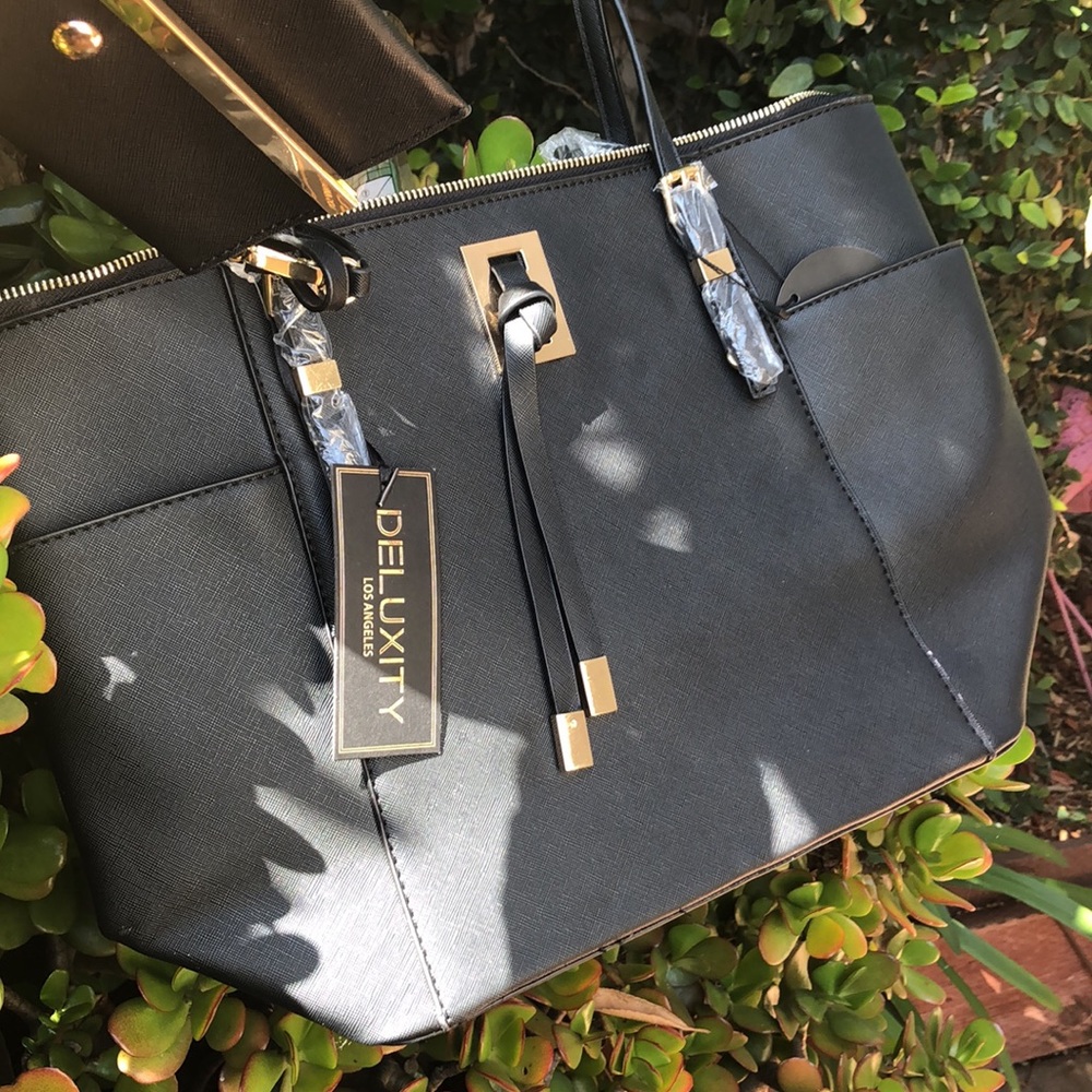 Black tote
